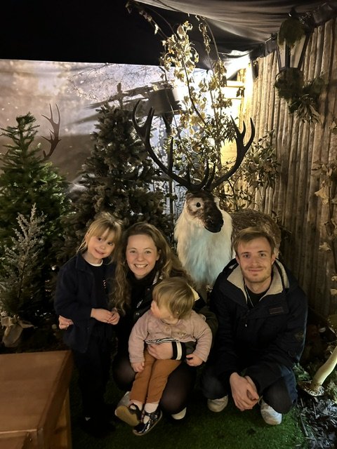 Family photo with the reindeer decoration